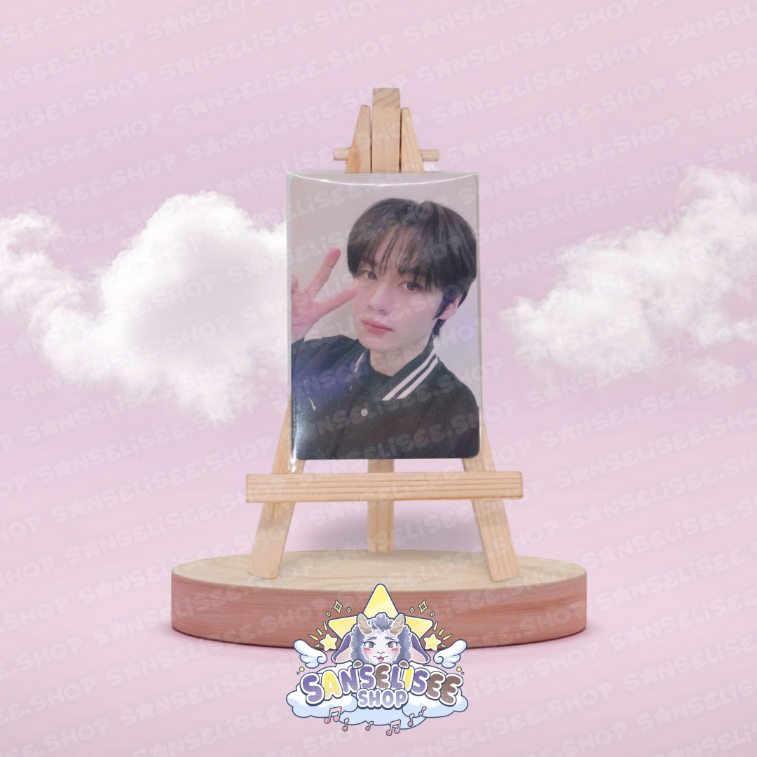 LEE KNOW HOLOGRAPHIC 🌈 PHOTOCARDS  #01