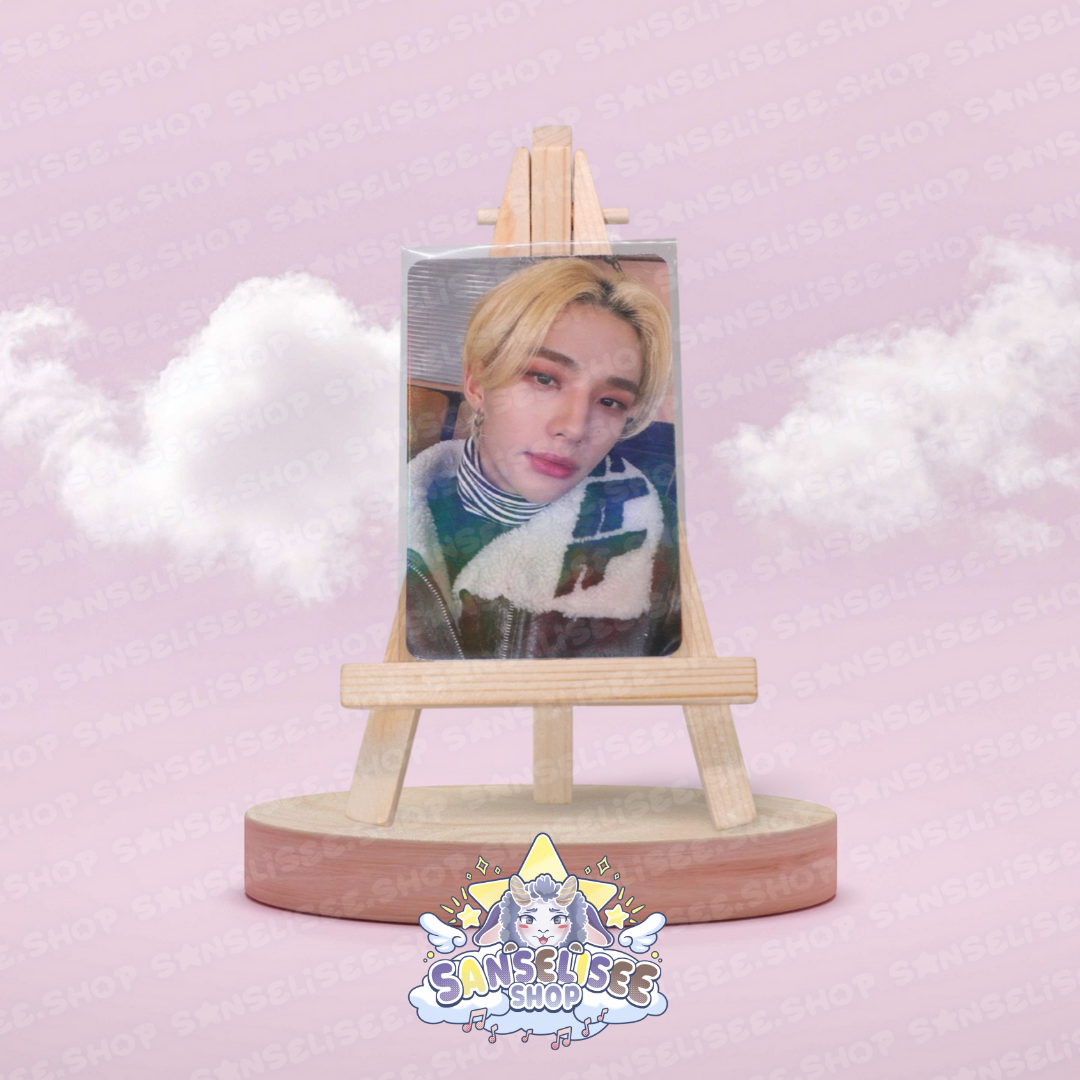 HYUNJIN HOLOGRAPHIC 🌈 PHOTOCARDS  #01